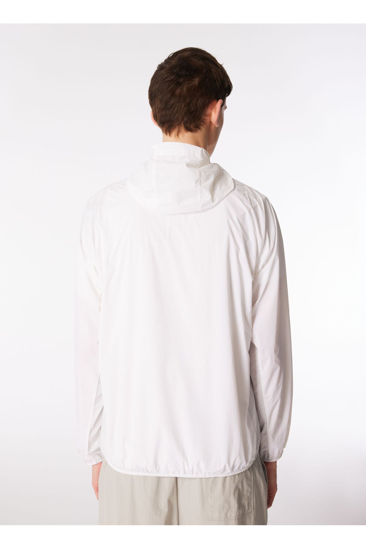 بارانی و بادگیر سفید مردانه 1381879 100 راه اندازی سبک وزن JKT 's Slim Fit Wind Under Armour