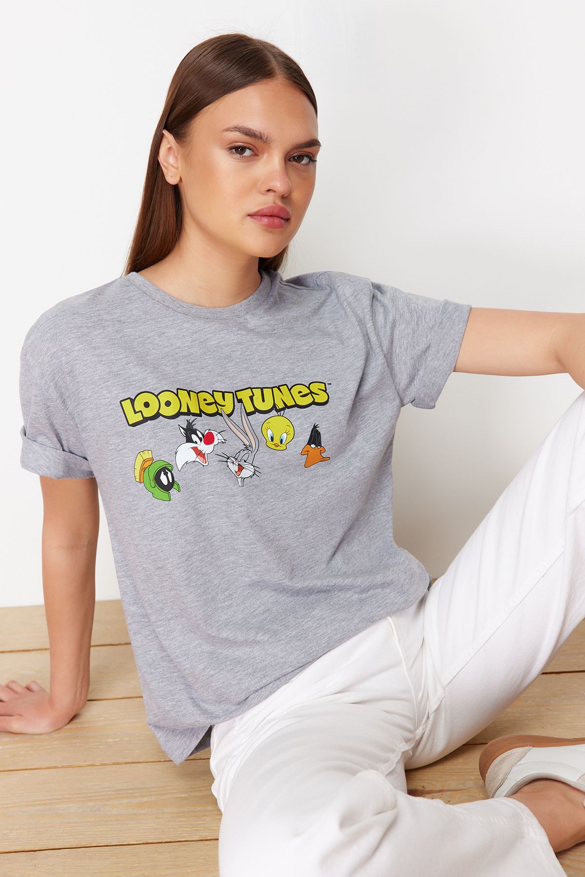 TRENDYOLM LLA Gri Melanj Looney Tunes Lisansl Relaxed Rahat Kesim Orme T Shirt TWOSS24TS00150 Fiyat Yorumlar Trendyolmilla