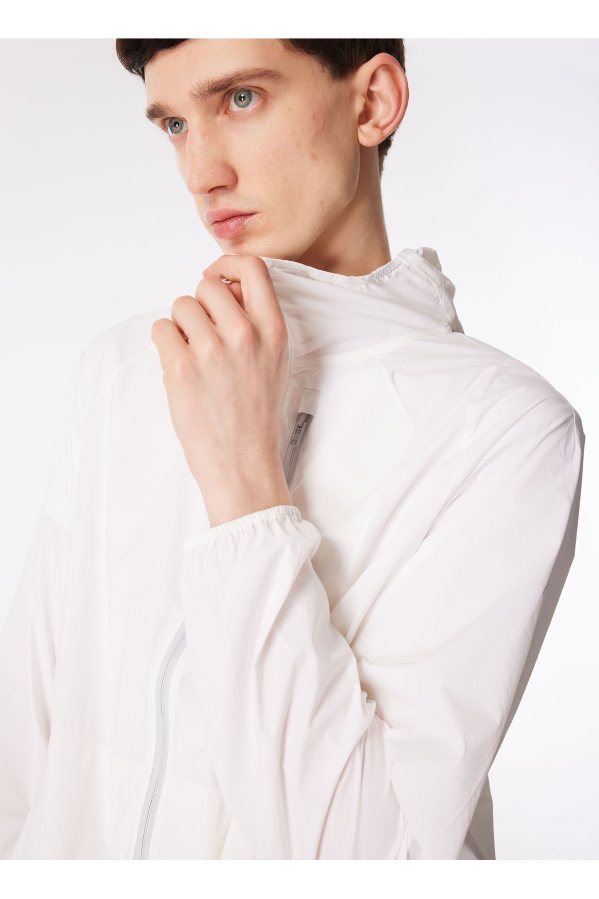 بارانی و بادگیر سفید مردانه 1381879 100 راه اندازی سبک وزن JKT 's Slim Fit Wind Under Armour
