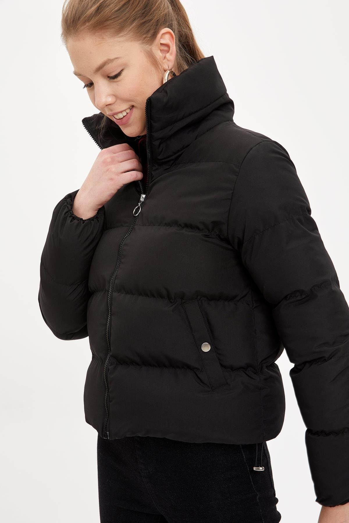Defacto Kadin Black Red Dik Yaka Fermuarli Sisme Mont R1622az20wn Trendyol
