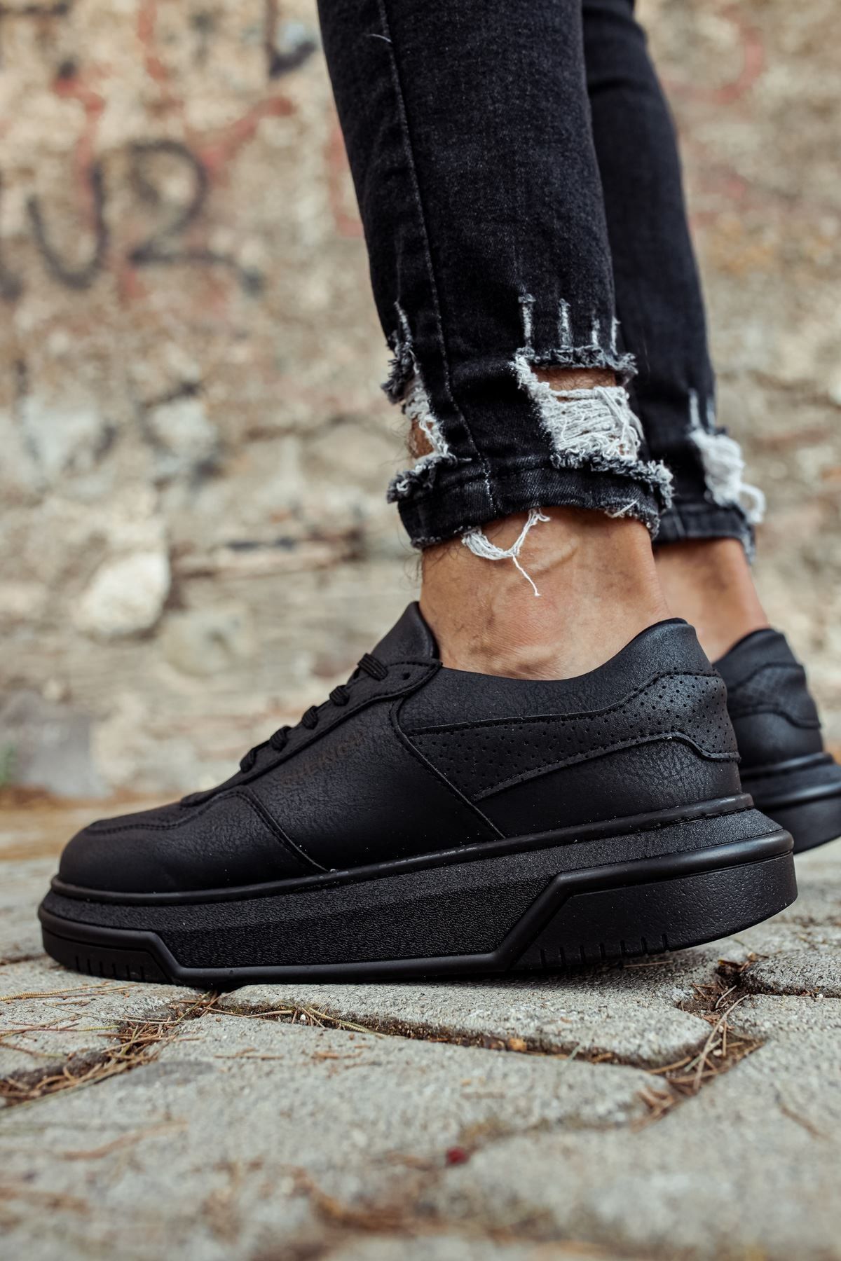 Cheap sales black trainers