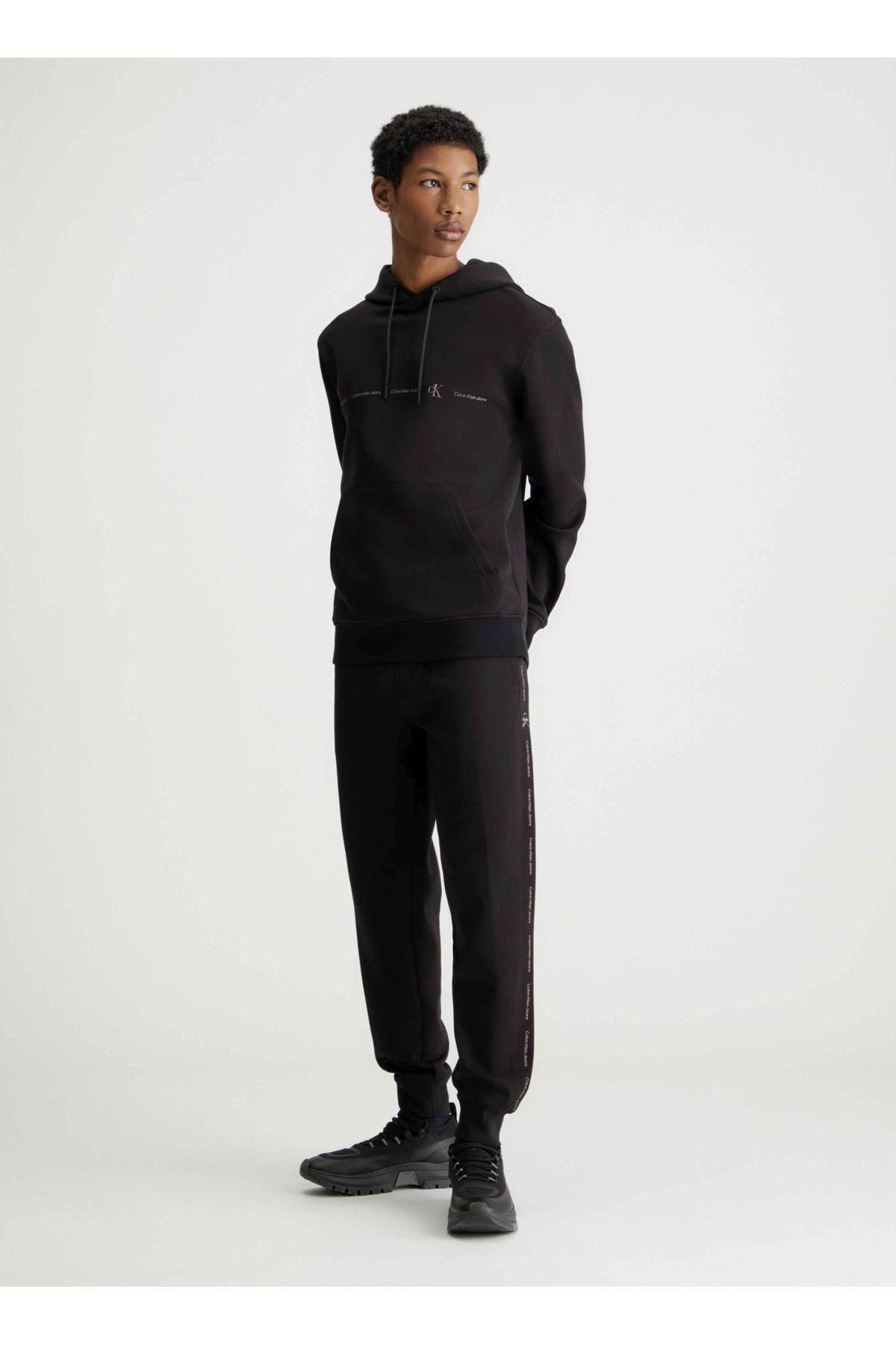 شلوار گرمکن مشکی مردانه جین لباس سیاه پوست شش J30J325494BEH Calvin Klein