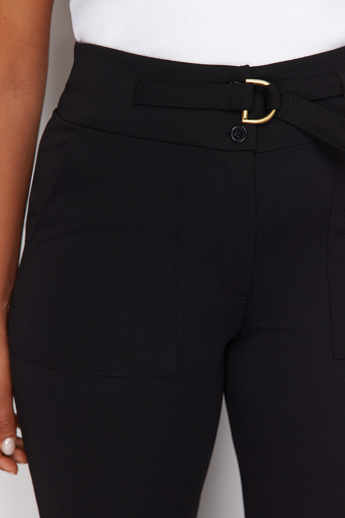 Trendyolmilla  Siyah Beli Kemer Detaylı Yüksek Bel Flare Örme Büyük Beden Pantolon TBBSS24AR00030 - Görsel 5