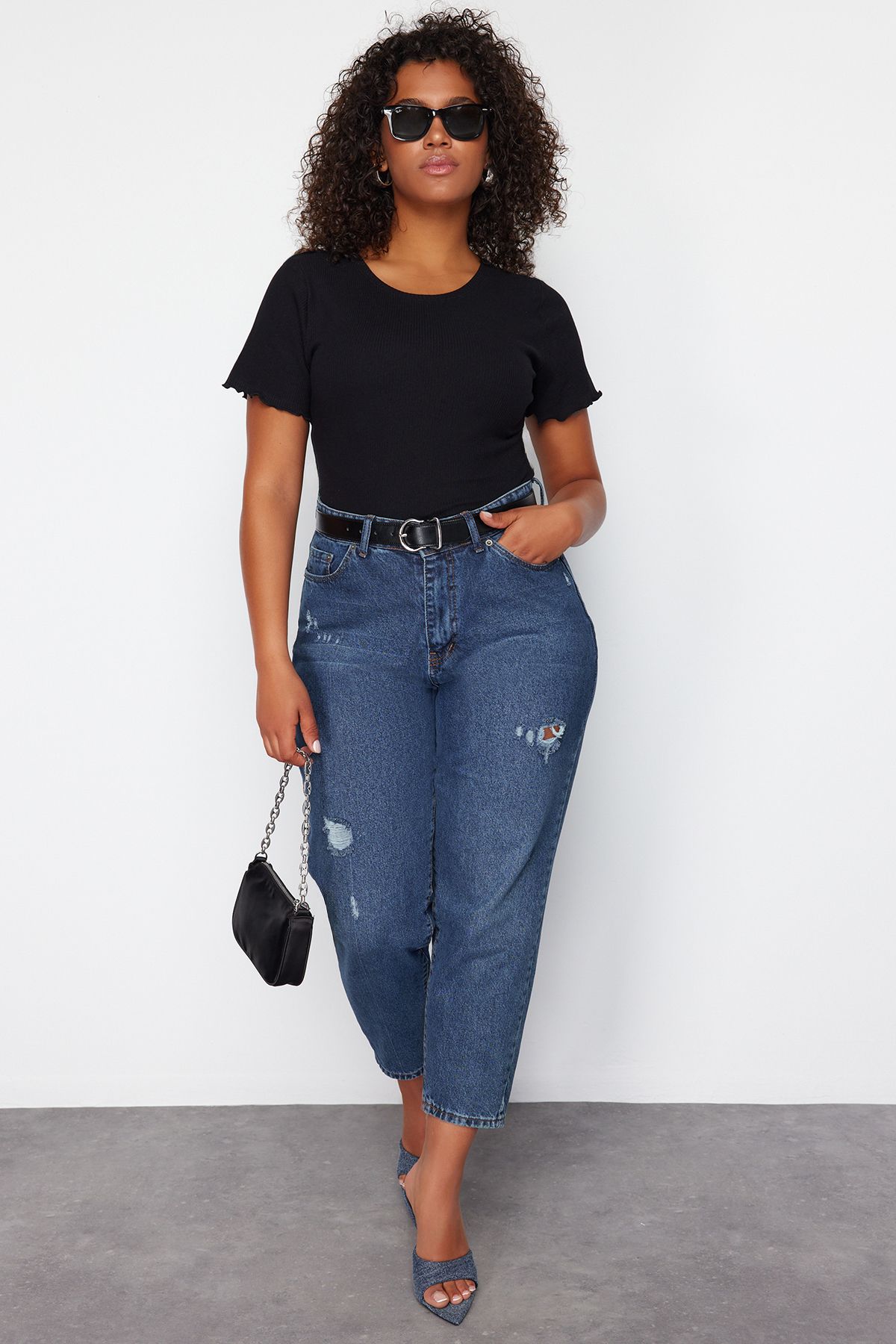 complete the look image