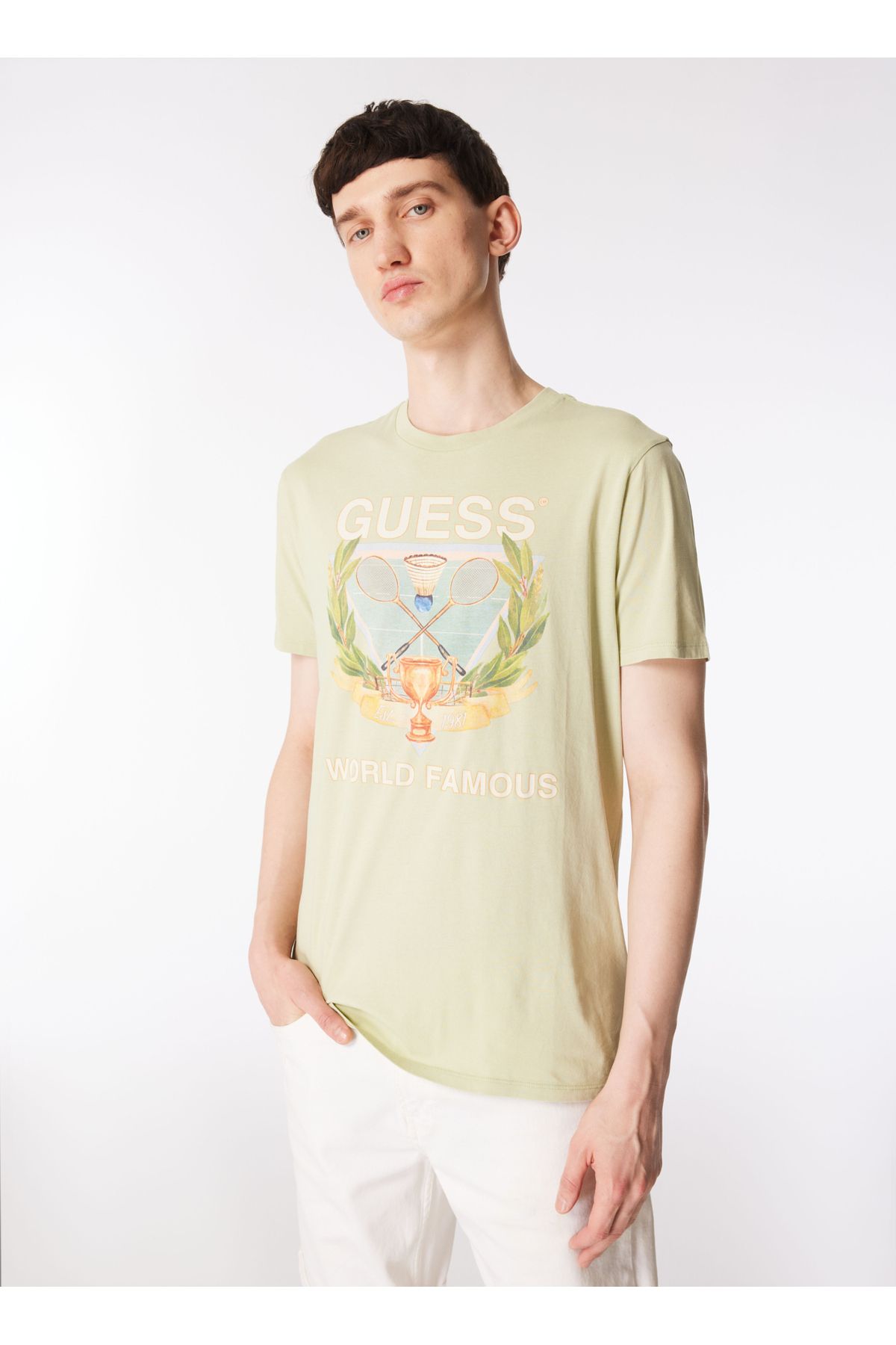 تی شرت سفید مردانه یقه دوچرخه طرح دار خاکی bsc مشهور Guess