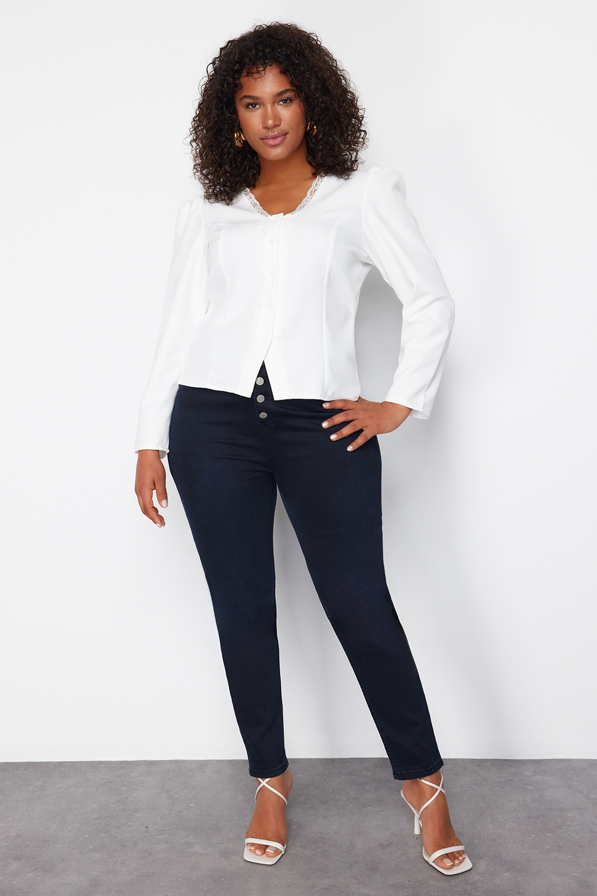 Trendyol Curve-V-Neck White Lace Plus Size Blouse - TBBSS24AF00091 2