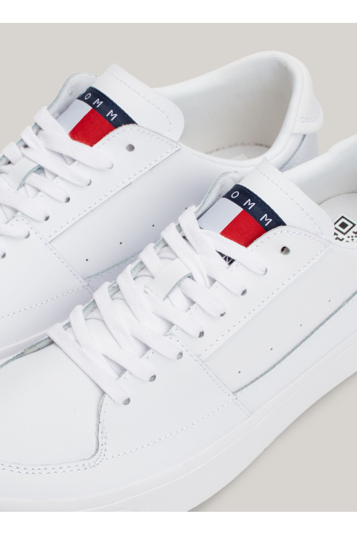 اسنیکر سفید مردانه کفش ورزشی پوست TJM Tommy Hilfiger