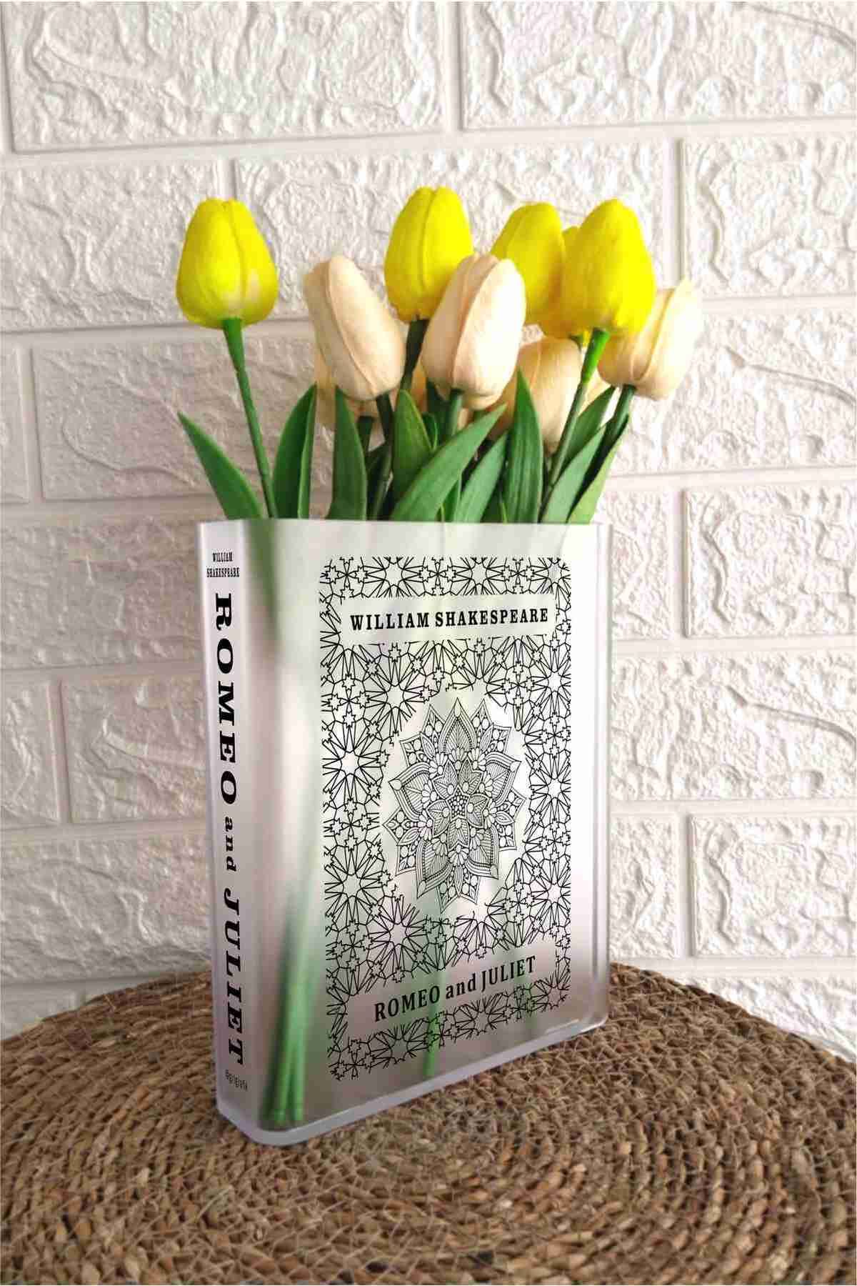 Gri Grafik Design Workshop-Shakespeare Romeo and Juliet Frosted Book Vase - World Classics Collection 2