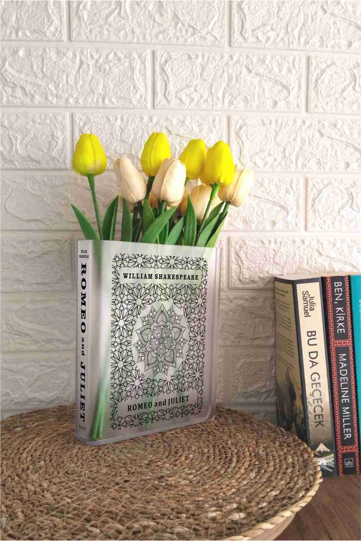 Gri Grafik Design Workshop-Shakespeare Romeo and Juliet Frosted Book Vase - World Classics Collection 4
