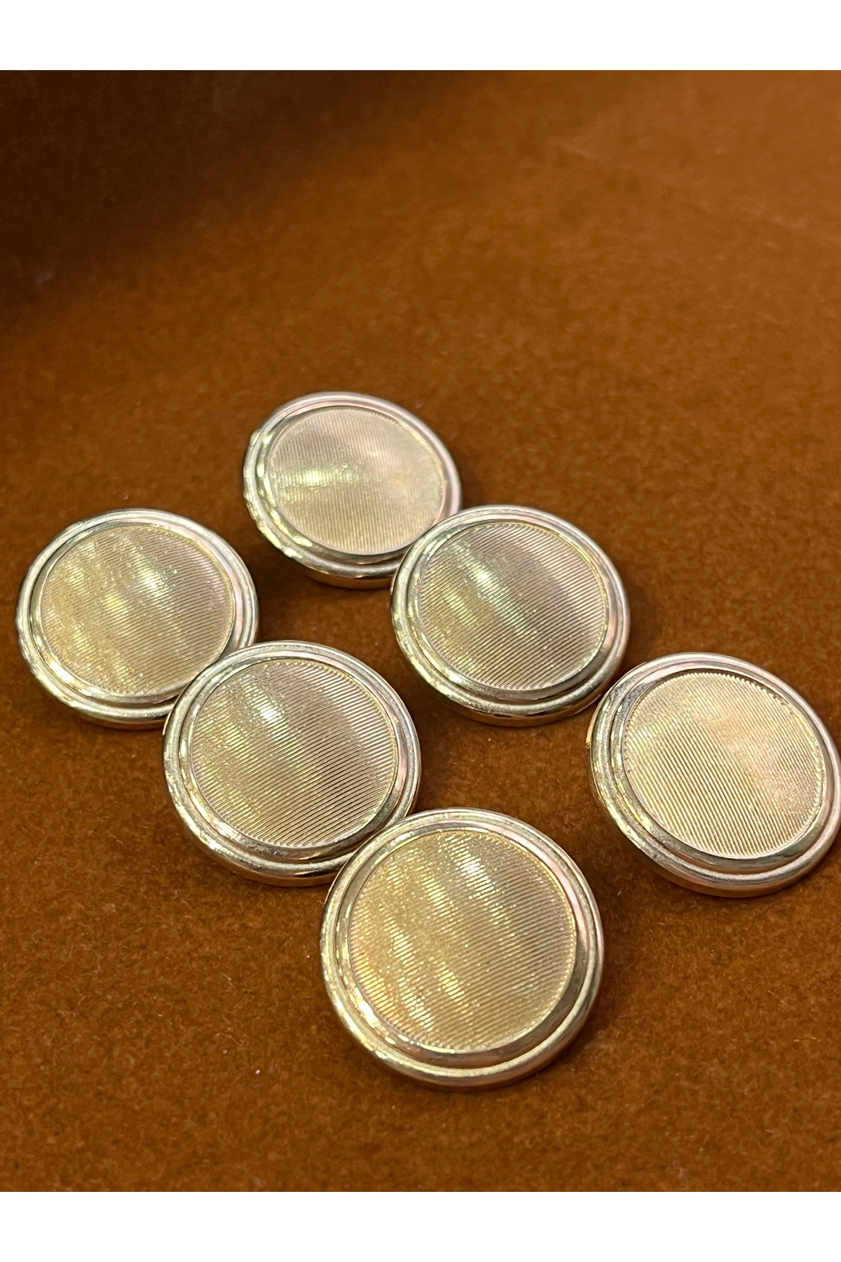 ODDA TASARIM ATÖLYESİ Gold plaka detaylı balazer ceket seti