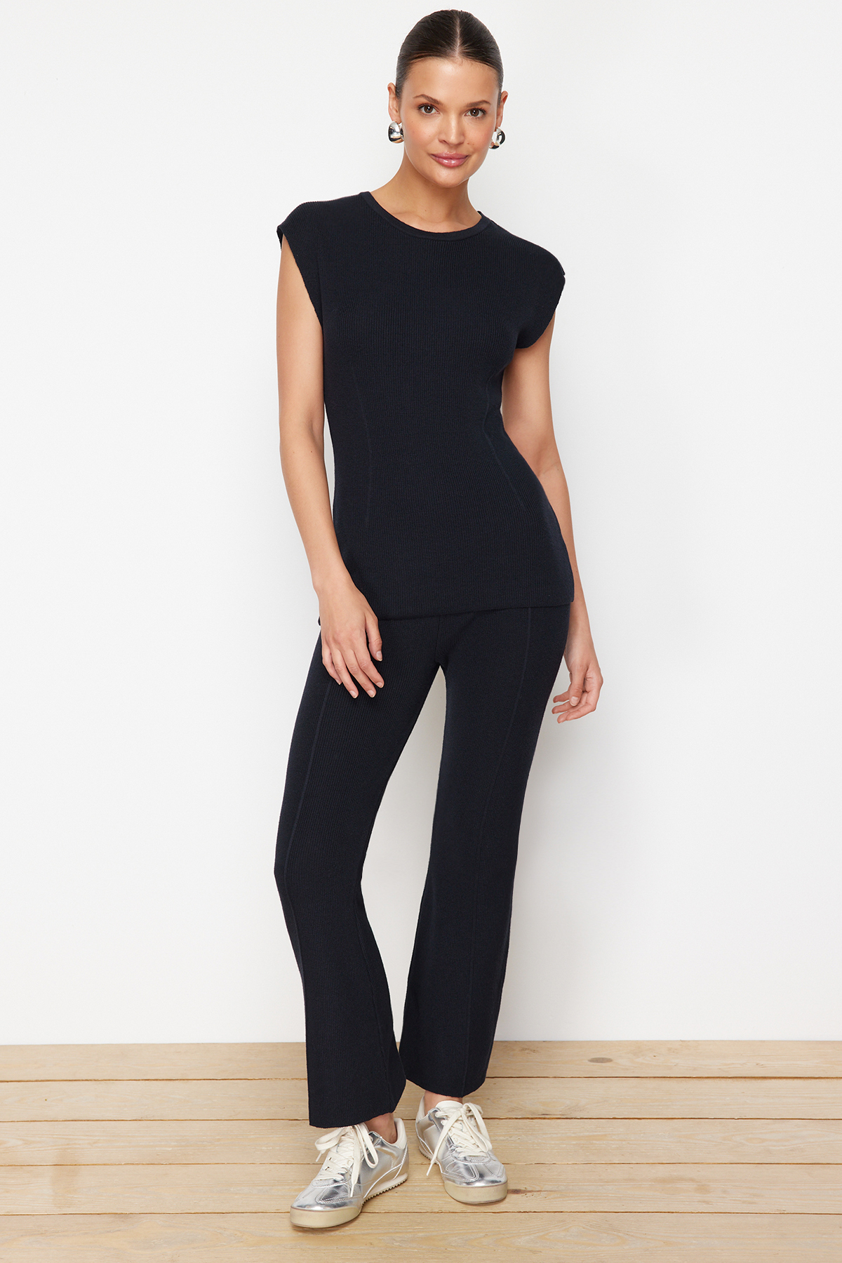 Trendyolmilla  Lacivert Pamuklu İnce Bluz Pantalon Triko Alt-Üst Takım TWOSS24AU00115 - Görsel 2