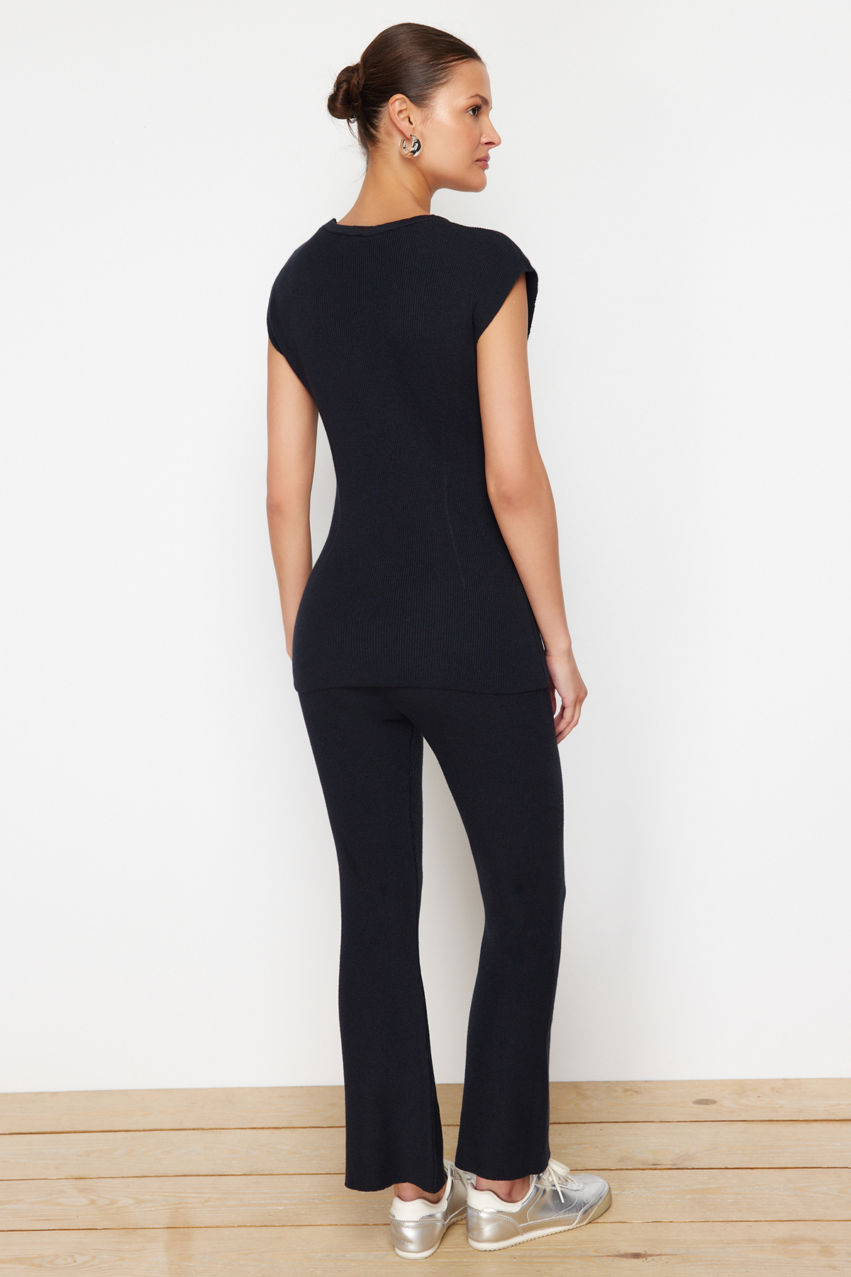 Trendyolmilla  Lacivert Pamuklu İnce Bluz Pantalon Triko Alt-Üst Takım TWOSS24AU00115 - Görsel 6