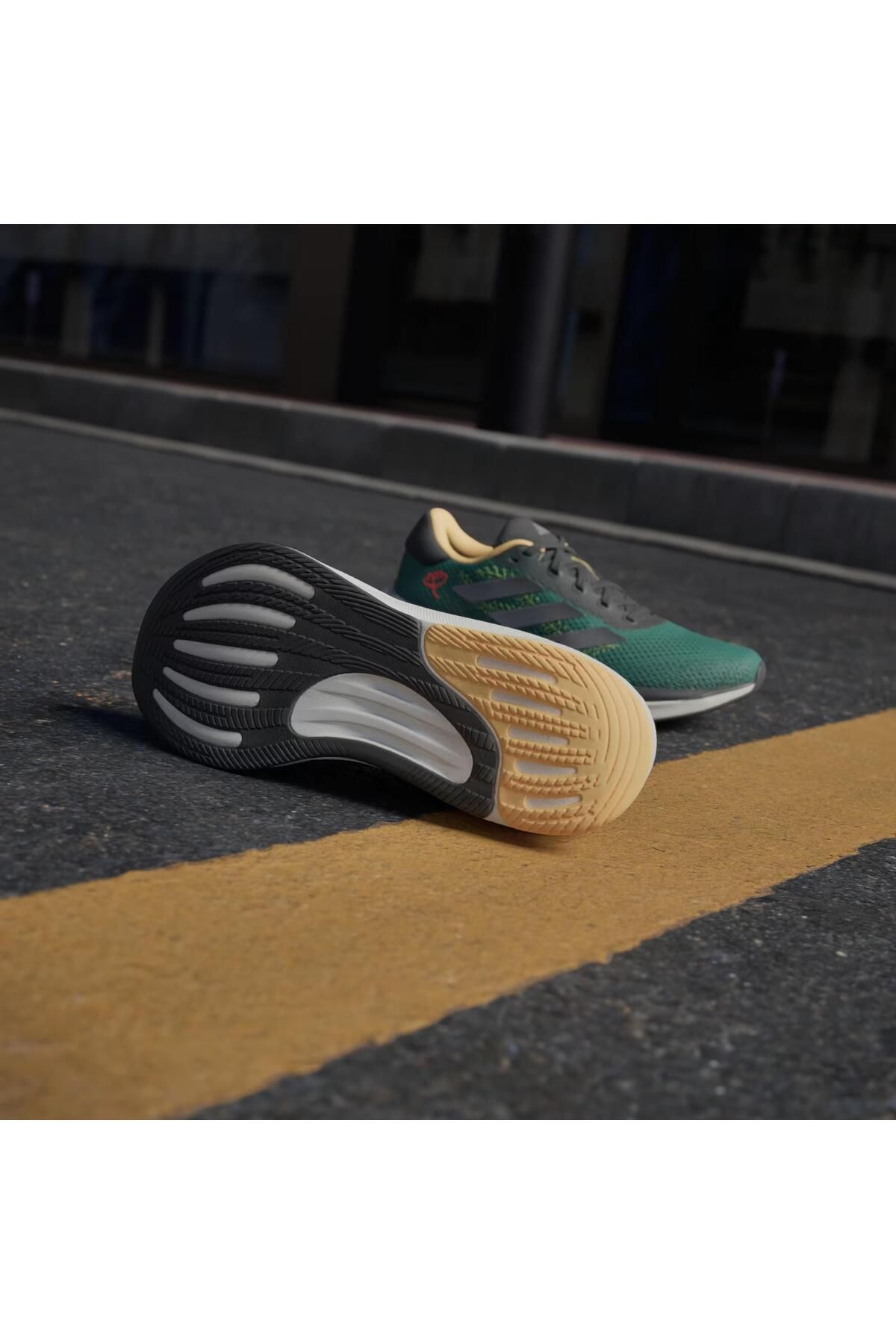 کفش دو و تمرین سبز زنانه Supernova Stride Day Earth رانینگ adidas