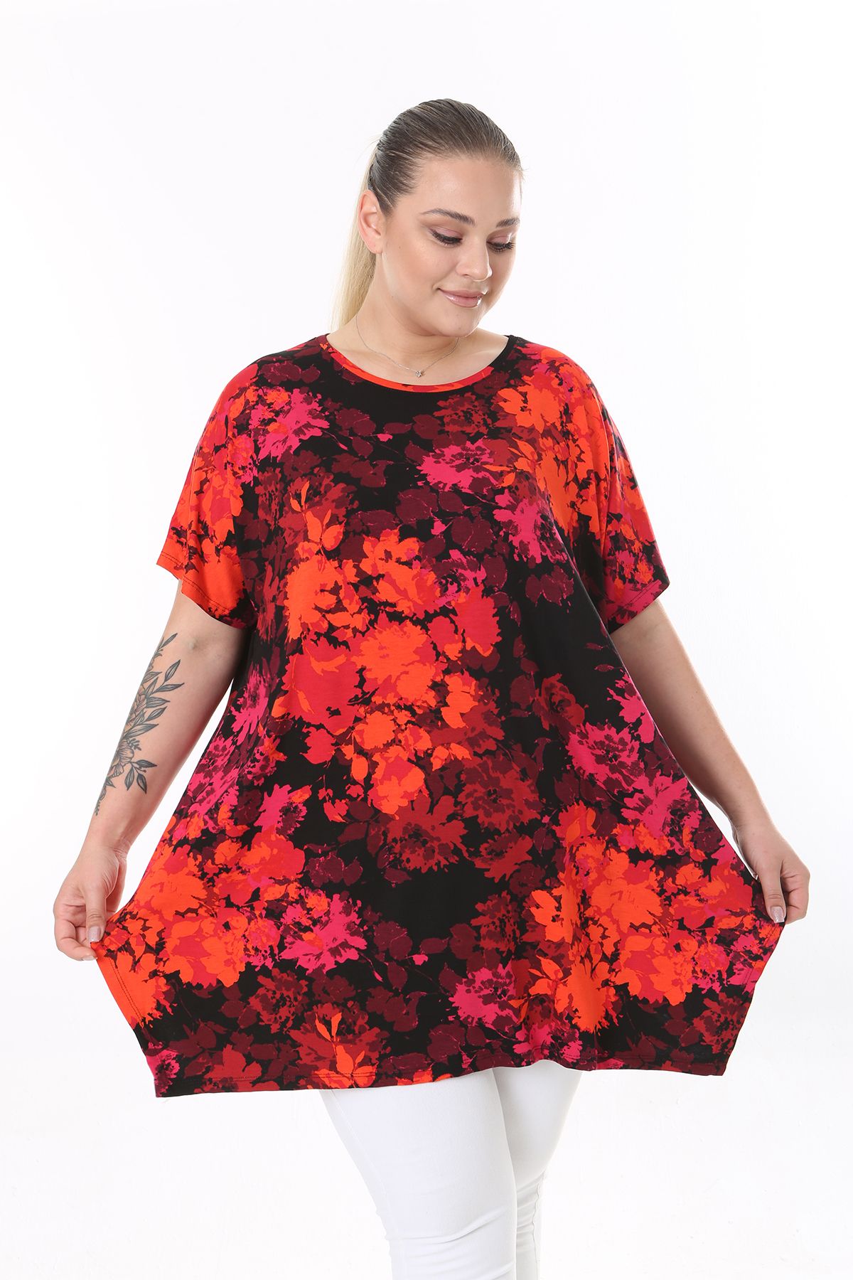 XL Modam-Plus Size Black Red Printed Lycra Tunic 3