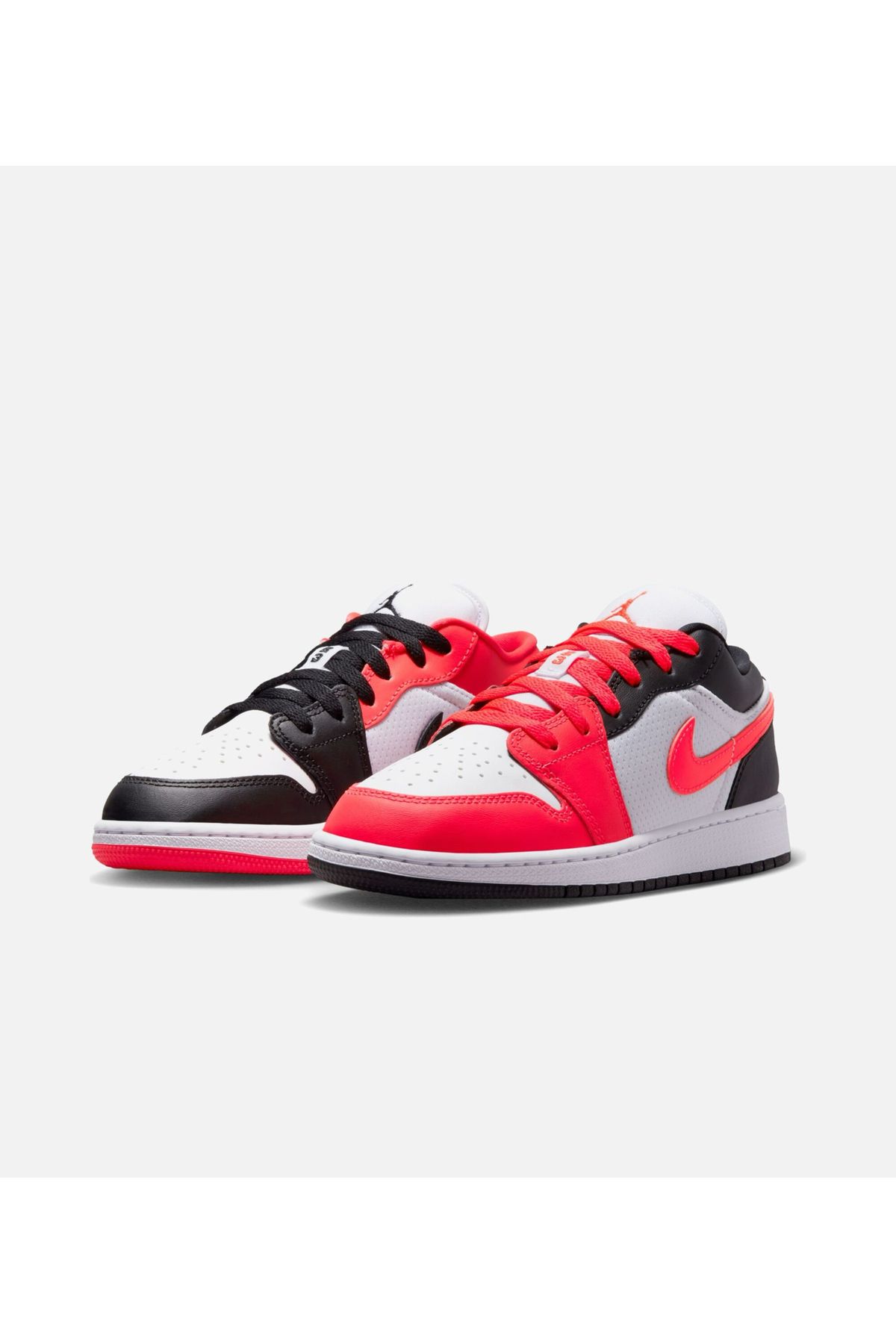 اسنیکر مشکی زنانه Air Jordan 1 کفش ورزشی کم Nike