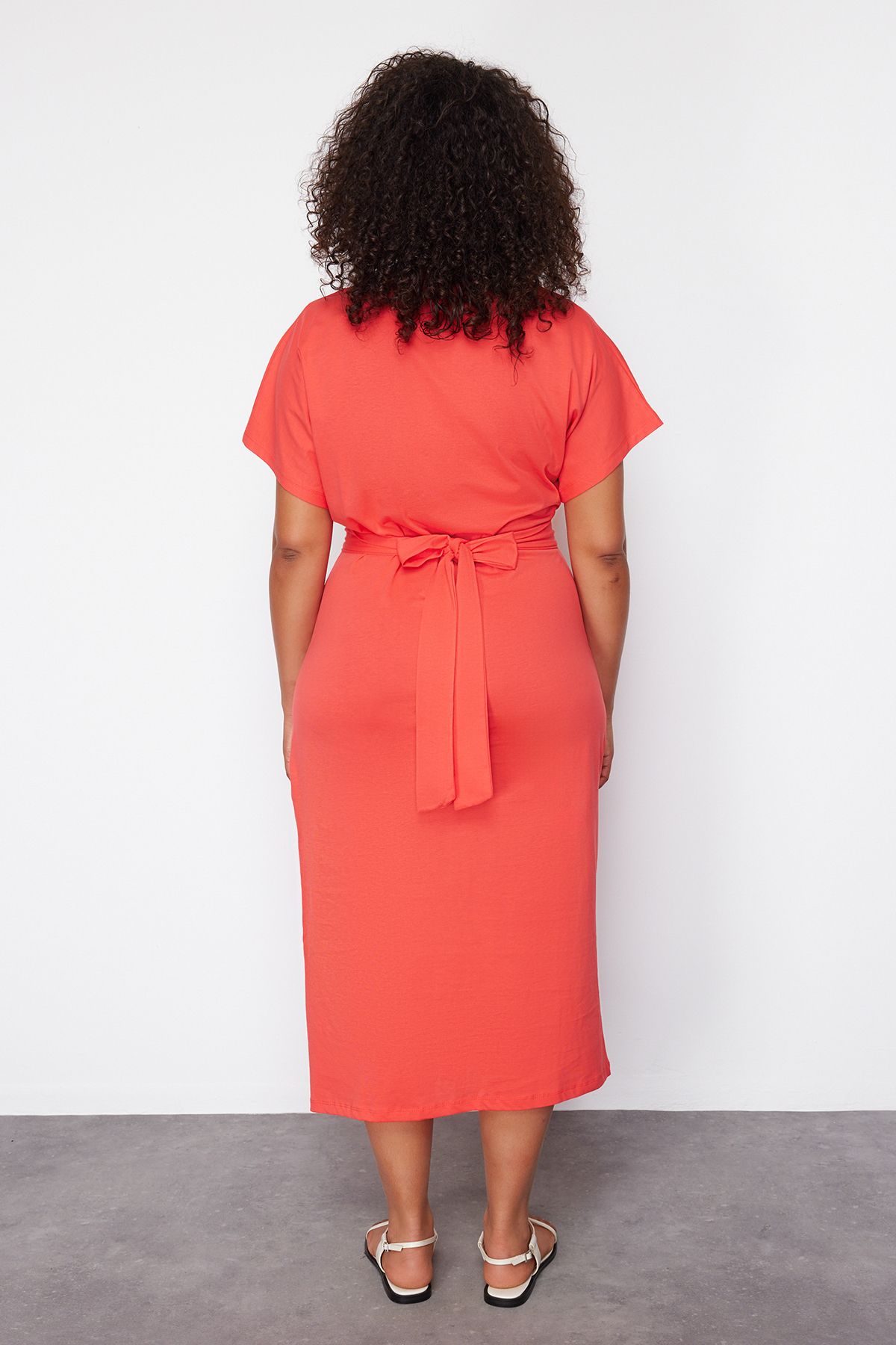 Trendyol Curve-Rotes Maxi-/Lang-Strickkleid – Gerader Schnitt, Bindedetail und Schlitz 100 % Baumwolle TBBSS22EL1640 6