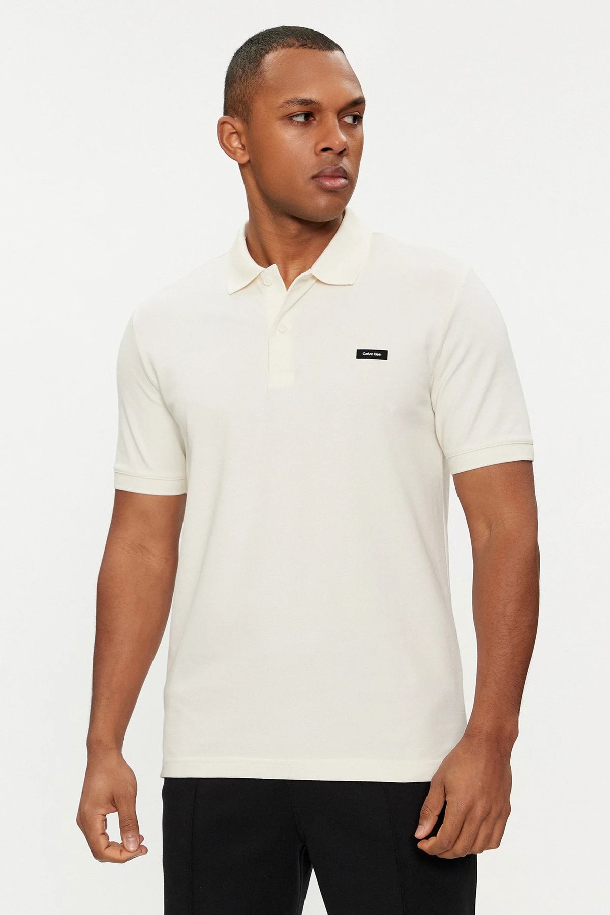 تی شرت یقه پولو سفید مردانه چوگان پوست K10K11196YAH Calvin Klein