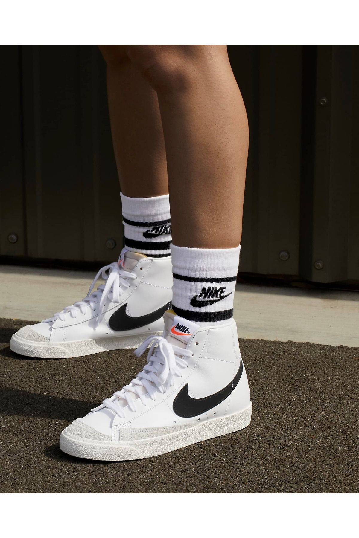 اسنیکر سفید زنانه Blazer Mid '77 کفش ورزشیs Daily Sportie Nike