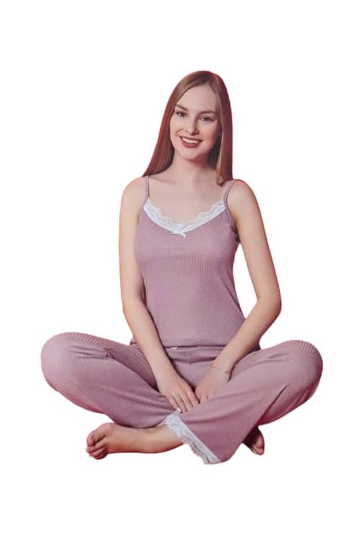 Manolya Kadın İp Askı Yaka ve Paça Güpürlü Lila Fitilli Kaşkorse Pijama Takımı