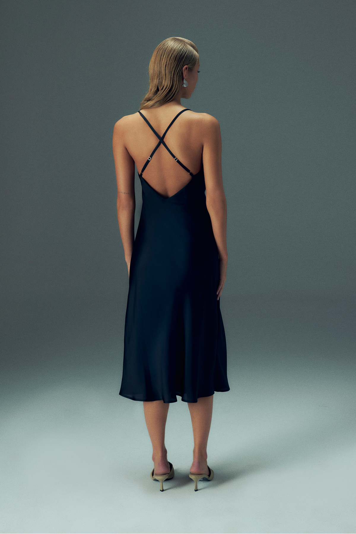 House of Silk İpeksi Saten Maxi Slip Elbise Siyah görsel 3