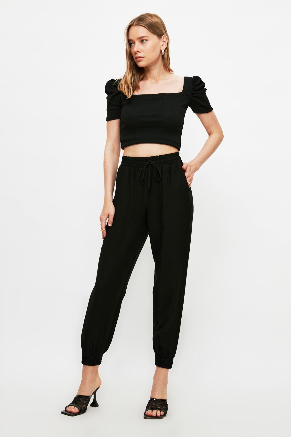 Trendyol Collection Czarne Tkane Spodnie Jogger Z Elastycznym Pasem Kobieta - 38