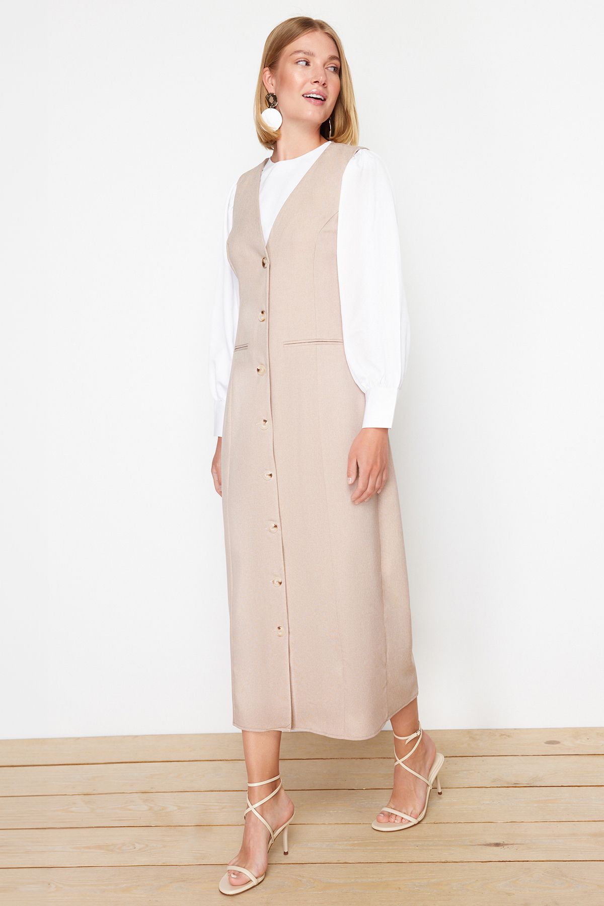Trendyol Modest-Beiges Gilet-Kleid - Webstoff TCTSS24EB00202 2