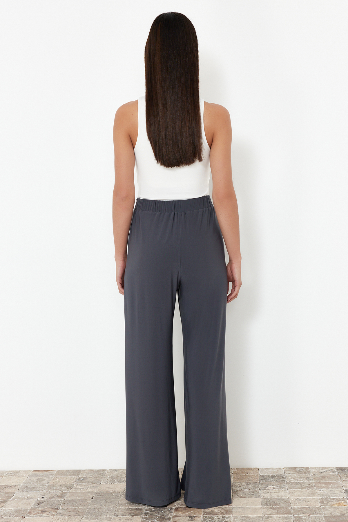 Trendyolmilla  Antrasit Bağlama Detaylı Yırtmaçlı Esnek Pantolon TWOSS24PL00135 - Görsel 6