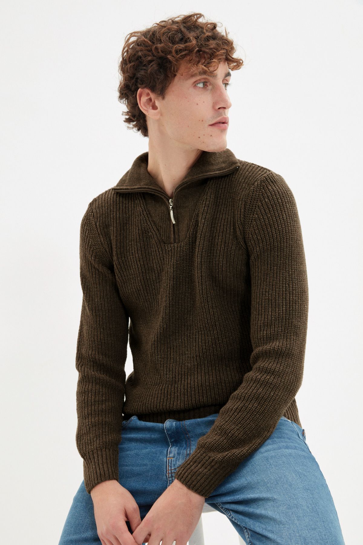 Trendyol Collection-Brauner Fischer-Strickpullover aus normaler Wolle mit Reißverschluss TMNAW22KZ0347 6