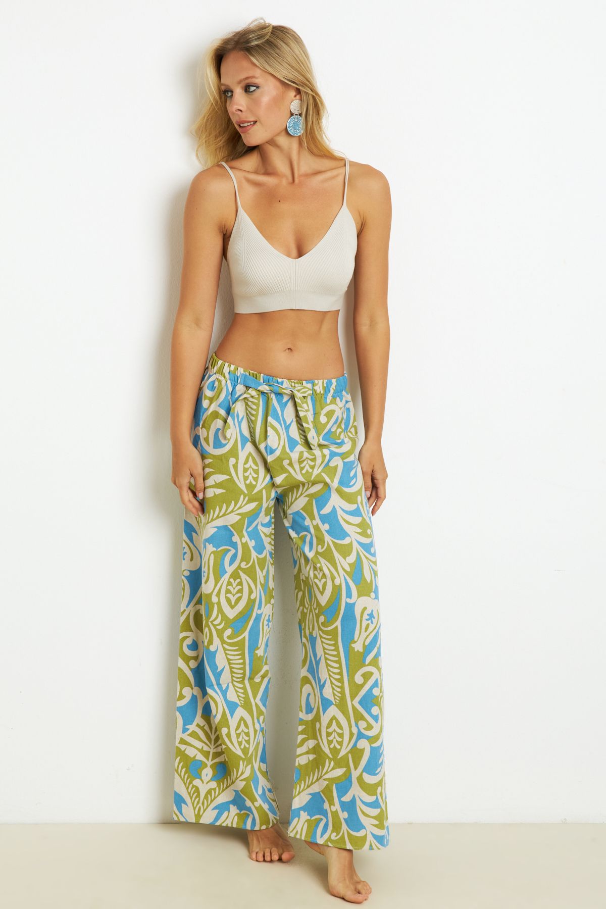 complete the look image