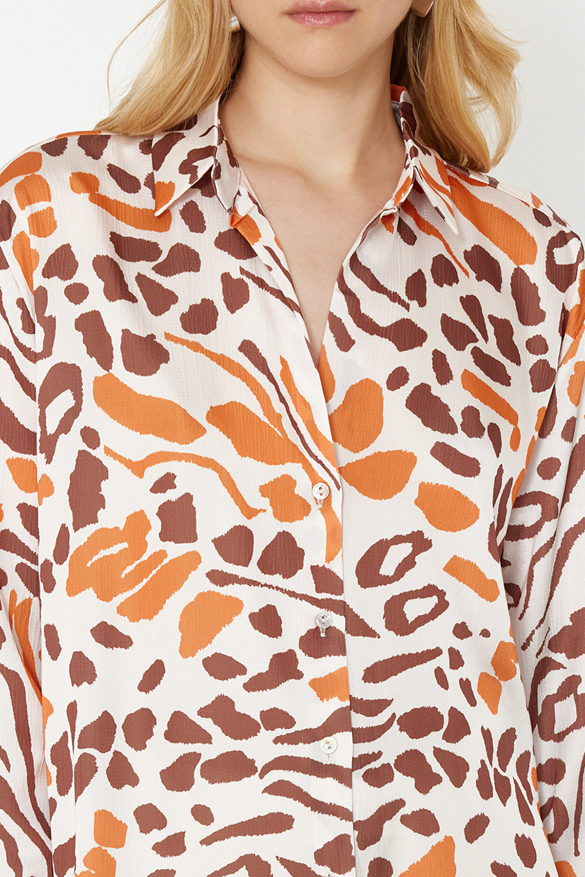 Trendyol Collection-Satin Fabric - Multicolored Patterned Oversize Shirt TWOSS24GO00210 4