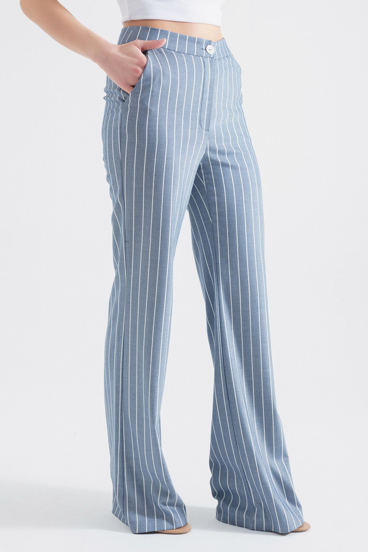 Lafaba-Women's Navy Blue Striped Trousers with Side Pockets 4