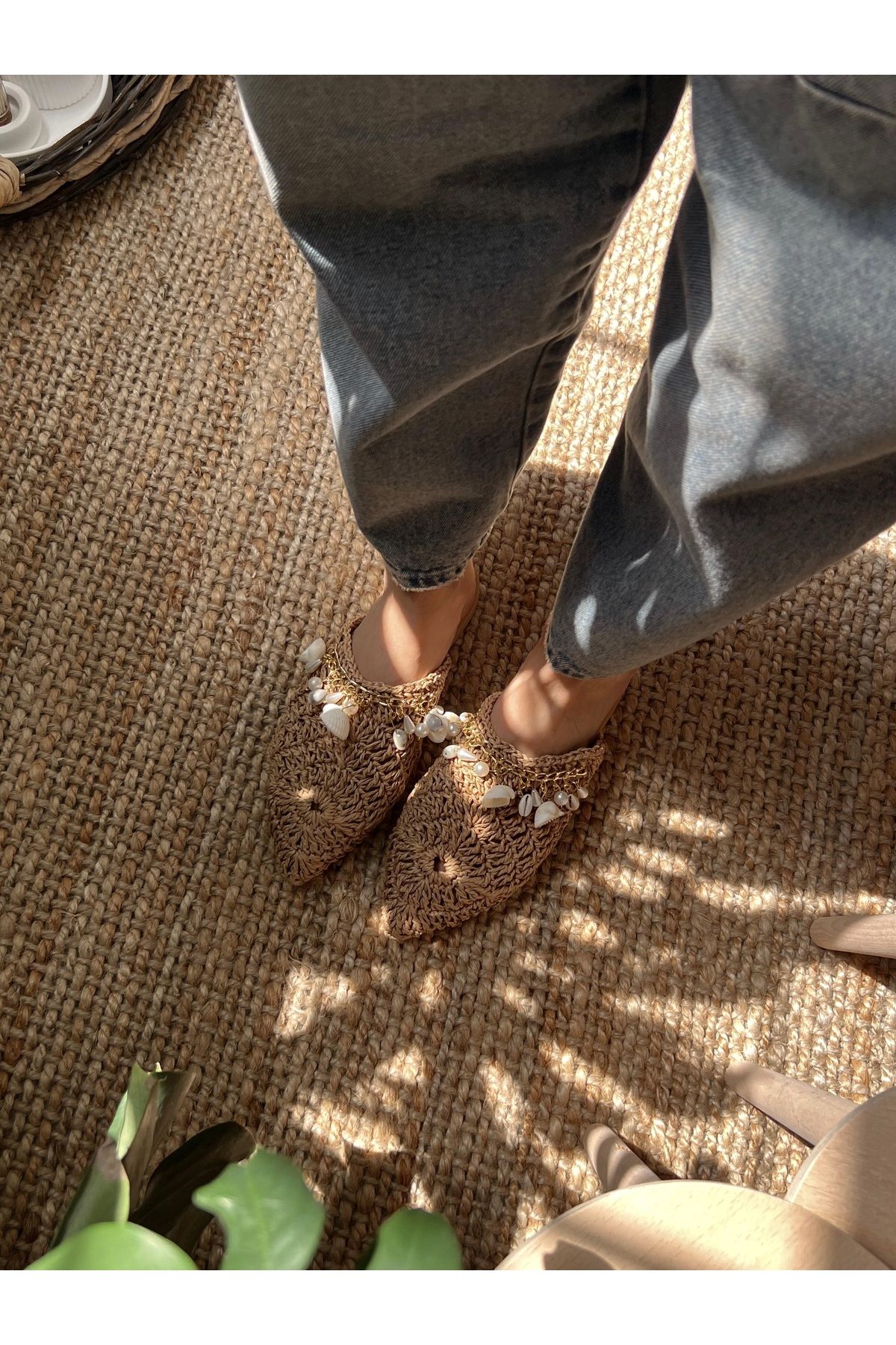 NİŞANTAŞI SHOES-Damskie kapcie Lisa Tan z dzianiny w kształcie muszli 2