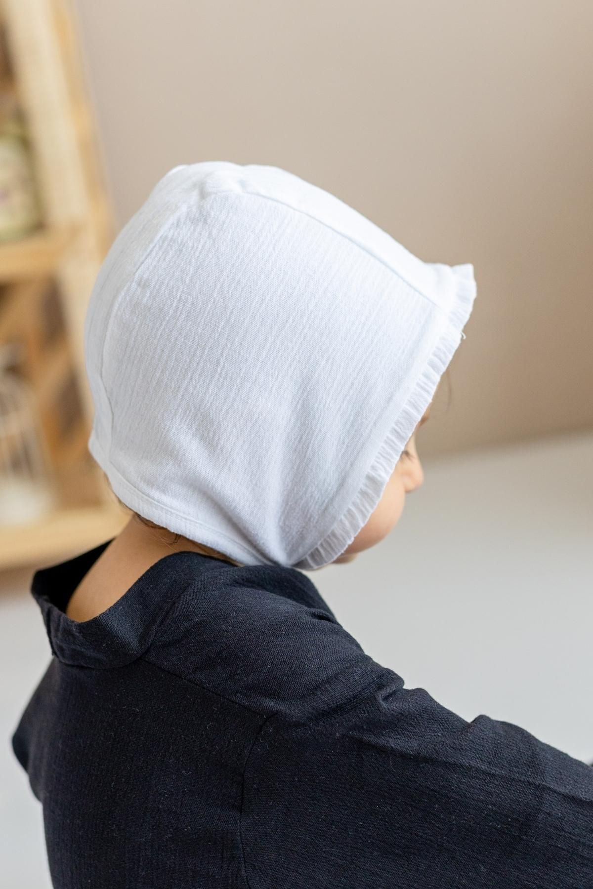 BeyzBaby Şile Bezi Bebek Beyaz Bonnet Ince Fırfırlı Müslin Şapka fotoğrafı 4 (önizleme)