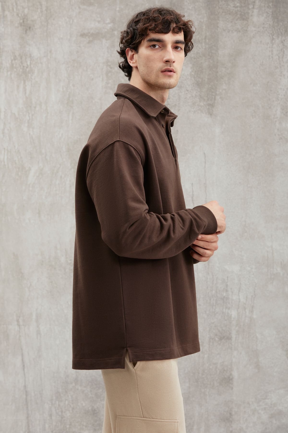 https://cdn.dsmcdn.com/ty1316/product/media/images/prod/QC/20240516/03/ce0923c0-cfb2-3003-83ce-6a4b003436fd/1_org_zoom.jpg