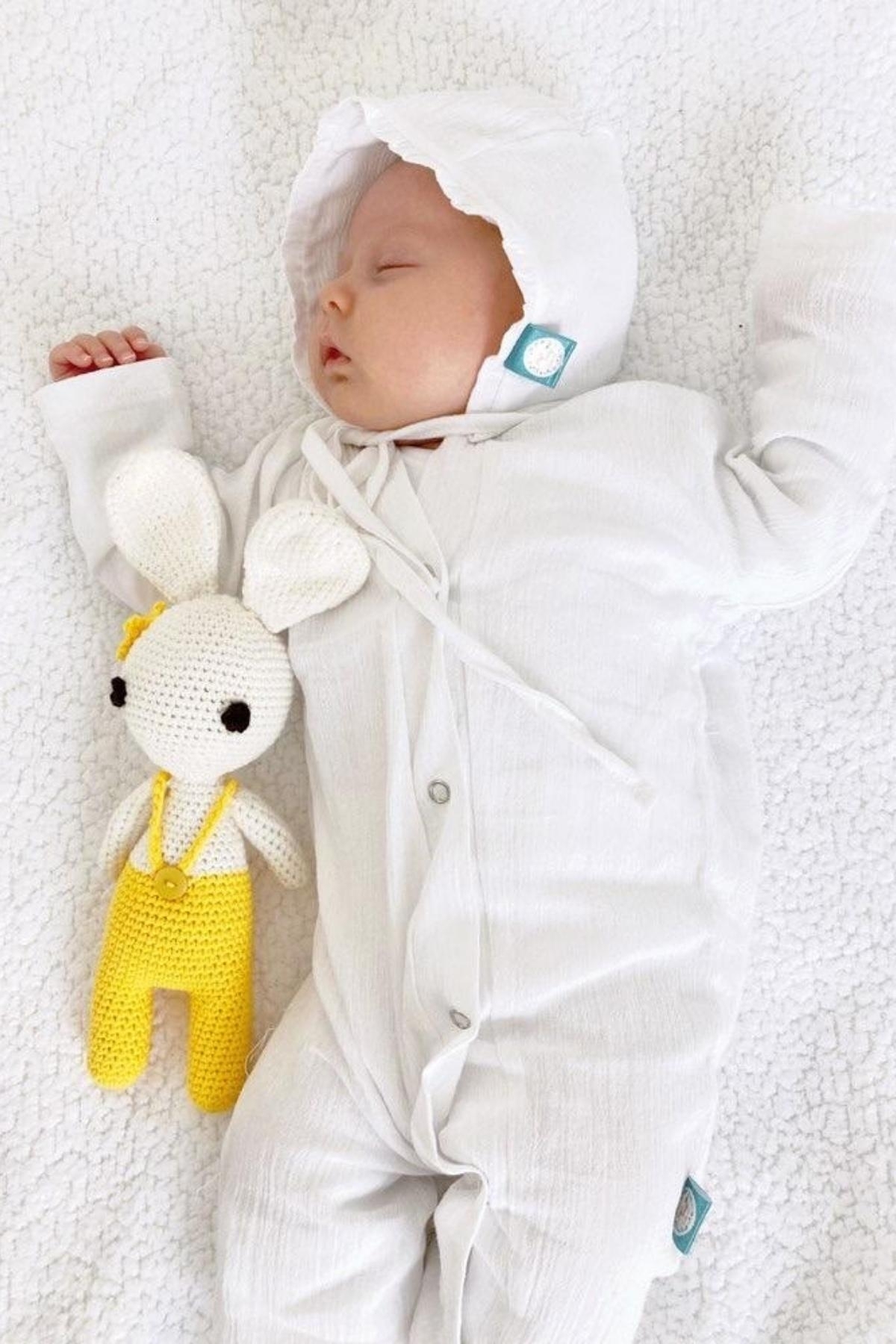 BeyzBaby Şile Bezi Bebek Beyaz Bonnet Ince Fırfırlı Müslin Şapka fotoğrafı 5 (önizleme)