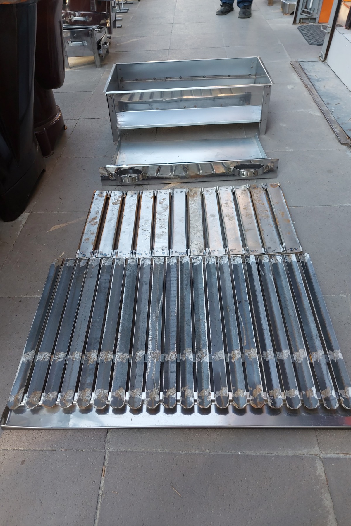 (10-15 Kişilk) 70cm X 38cm El Işçiliği Özel Üretim Kömürlü Köfte Tavuk Mangalı 2