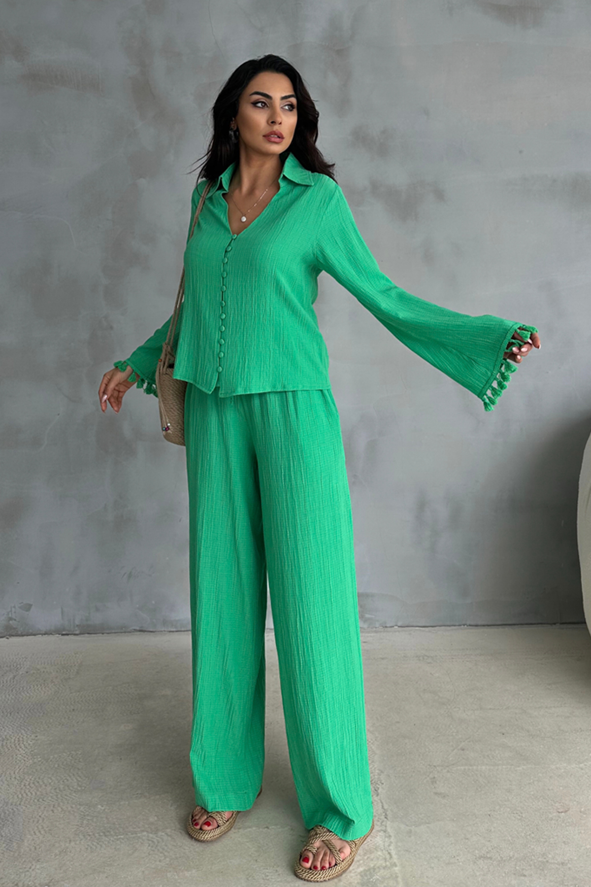 Green Tassel Detailed Wafer Linen Set