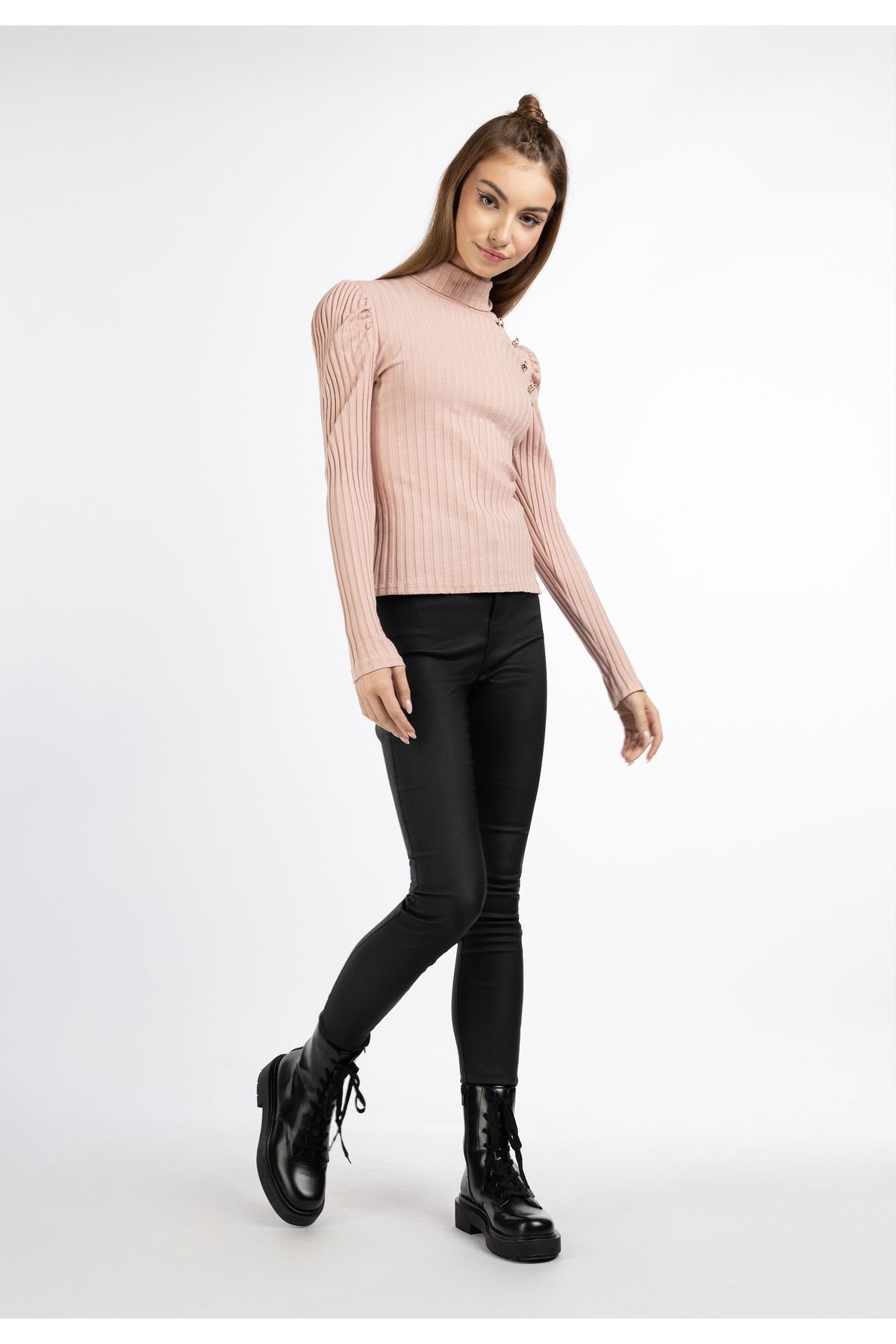 complete the look image