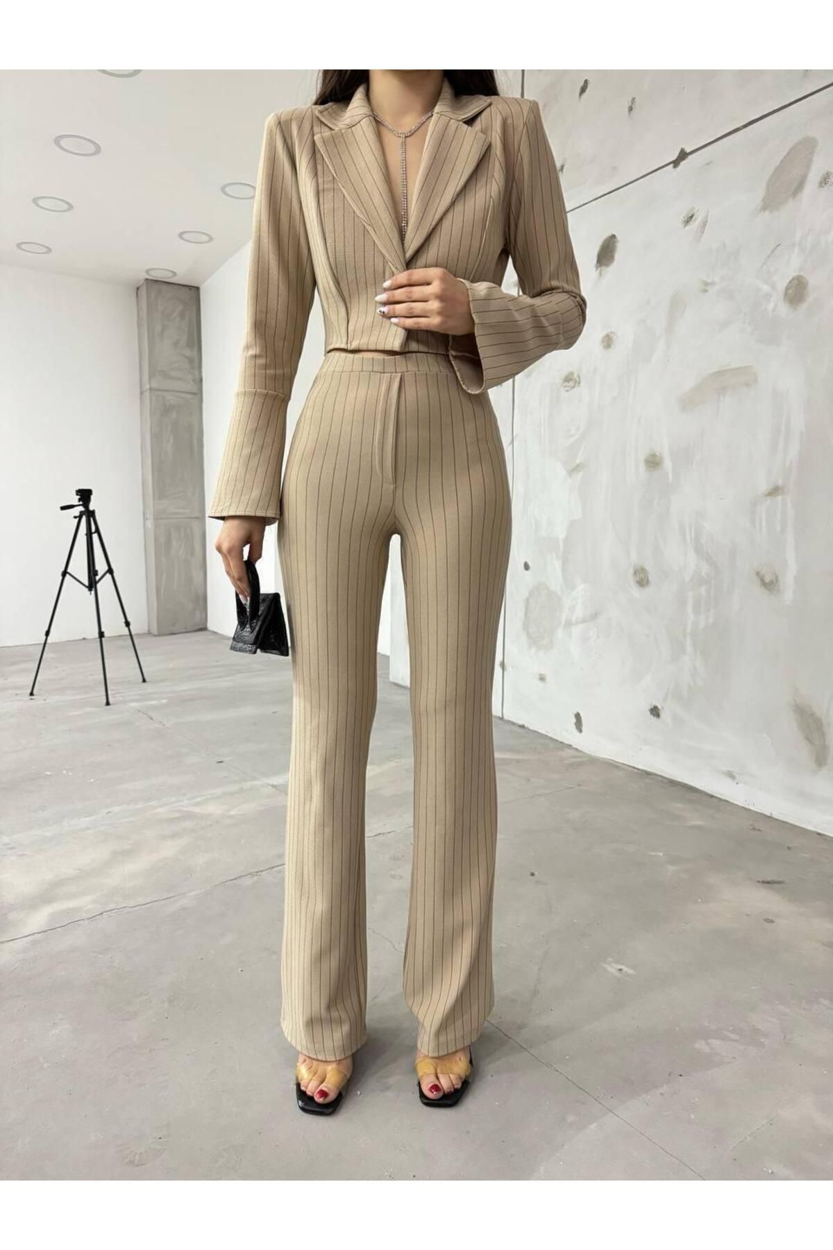 ALLEYTA Жіночий короткий піджак з одним ґудзиком, штани з подвійною смужкою, костюм з одним ґудзиком