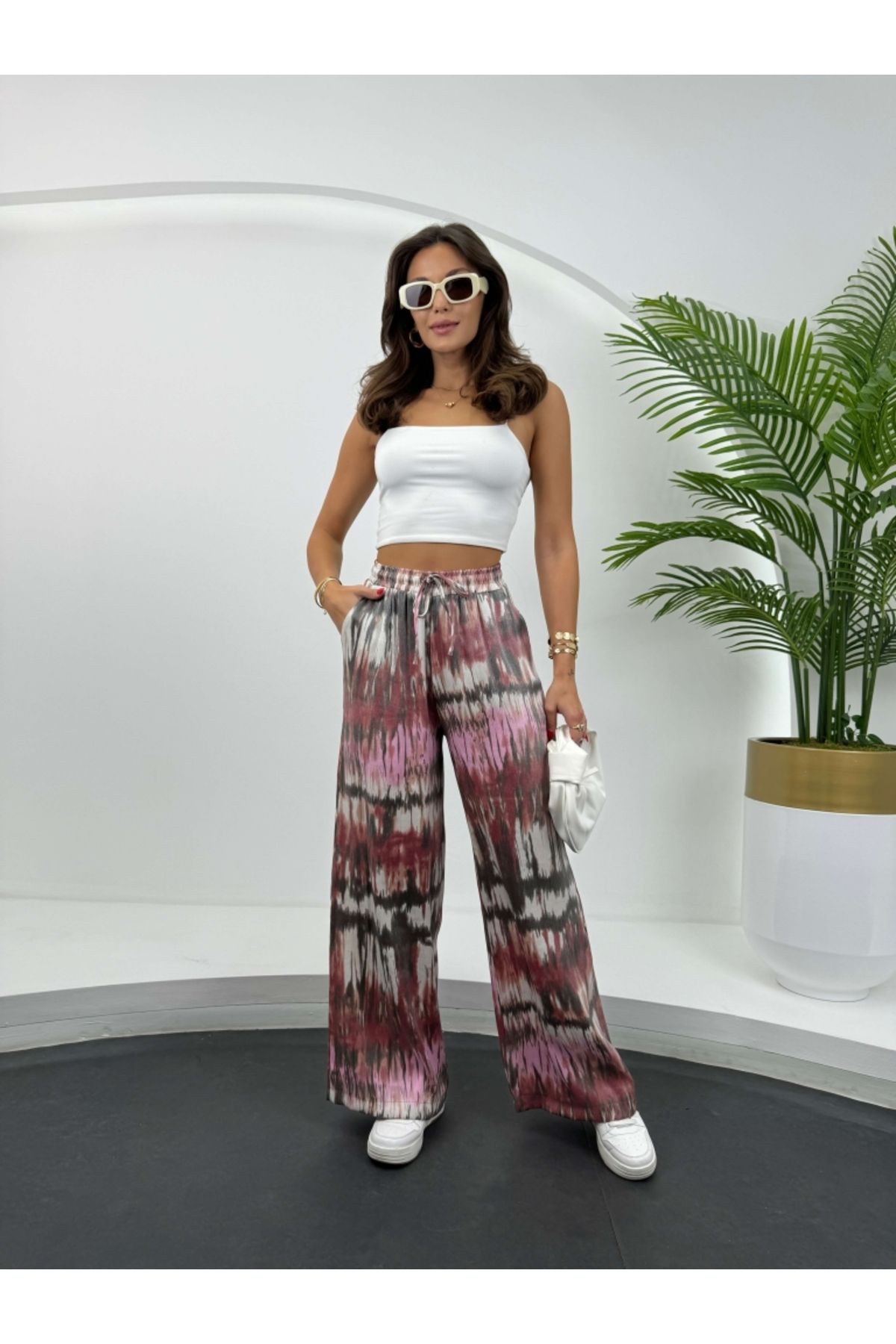 Elif Özbey Butik-Batik Patterned Colorful Trousers 4