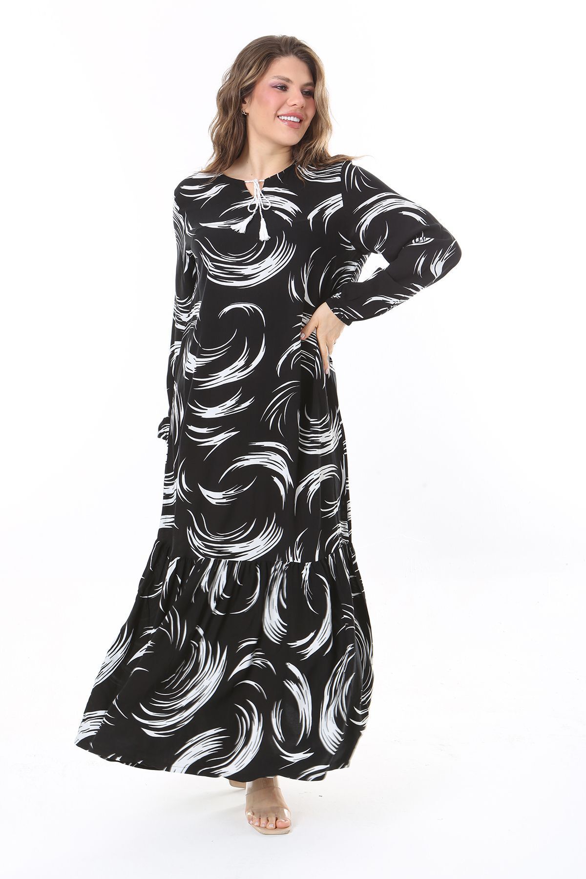 Şans-Schwarzes Viskosekleid mit Lagenrock in Übergröße – Langarm 65N37958 2