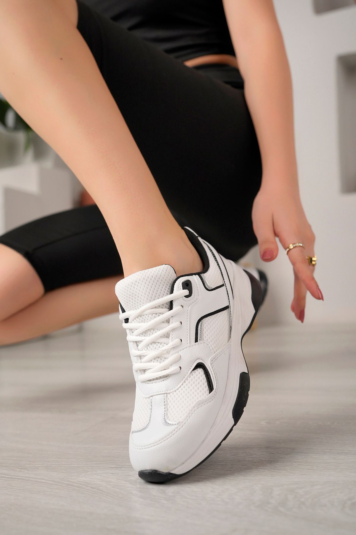 https://cdn.dsmcdn.com/ty1318/product/media/images/prod/QC/20240516/06/ac12499f-f13e-38bf-a4cc-5b906829817a/1_org_zoom.jpg