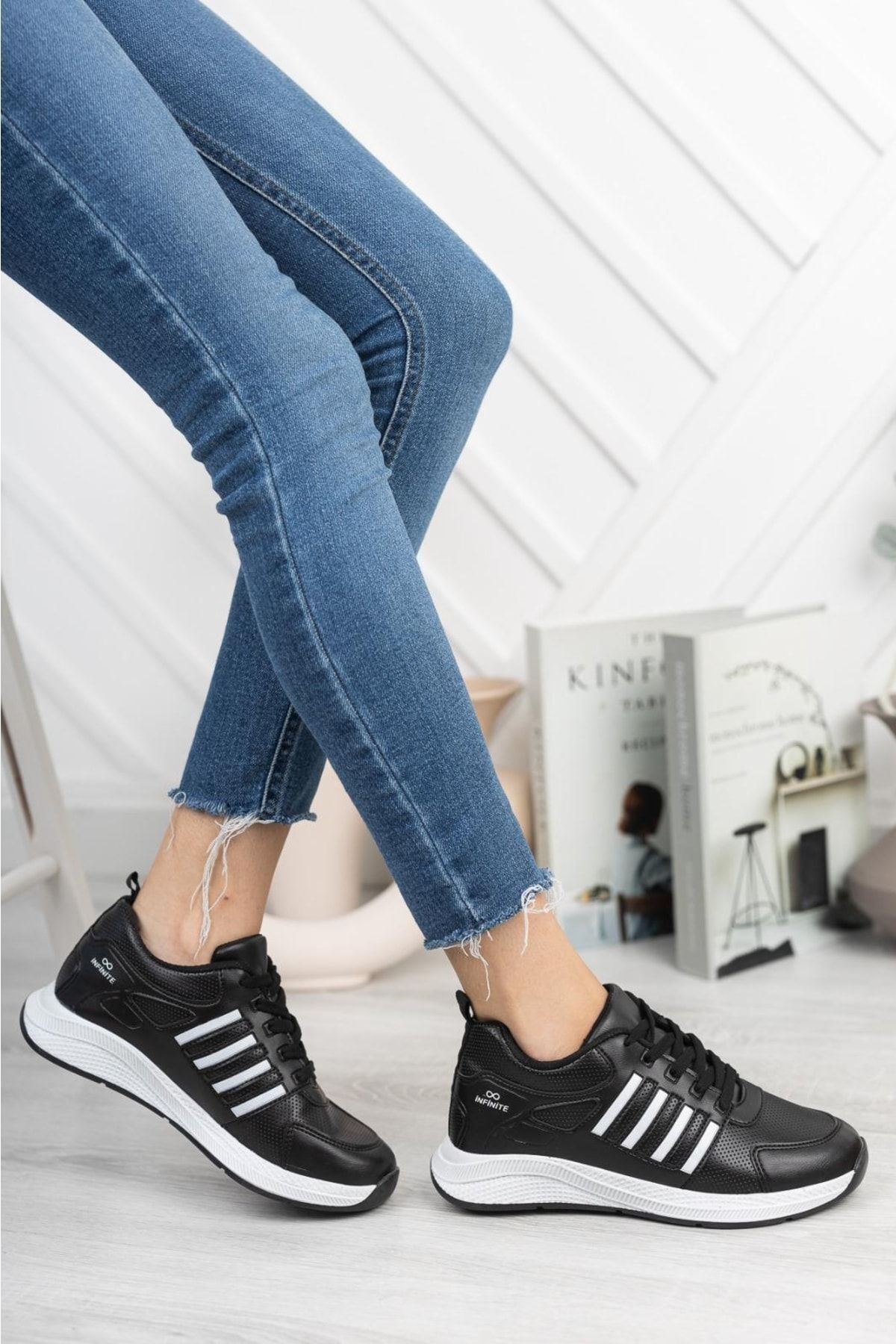 https://cdn.dsmcdn.com/ty1318/product/media/images/prod/QC/20240517/00/e81aa643-f50d-3355-a6e9-948af8c83e1d/1_org_zoom.jpg