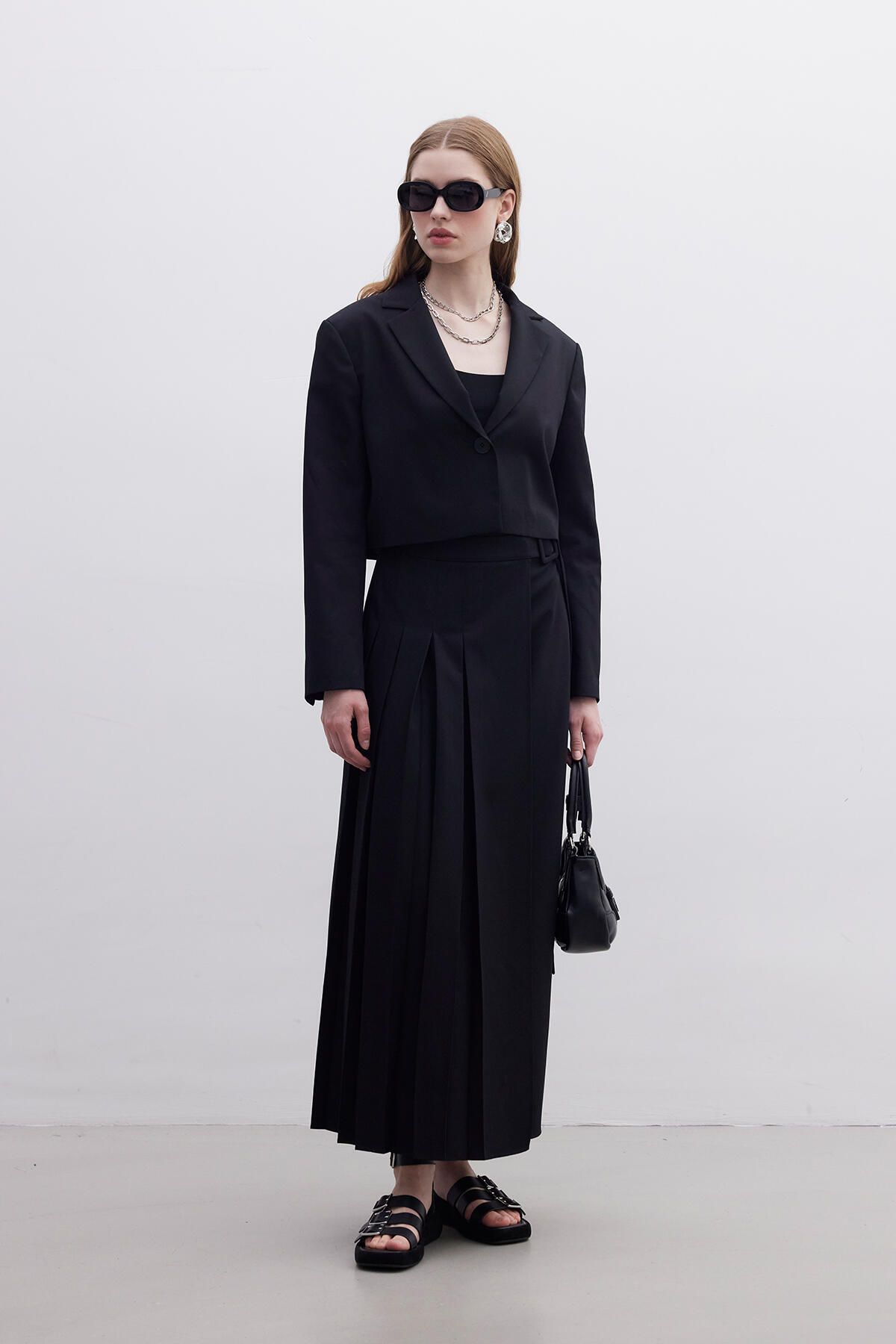 complete the look image