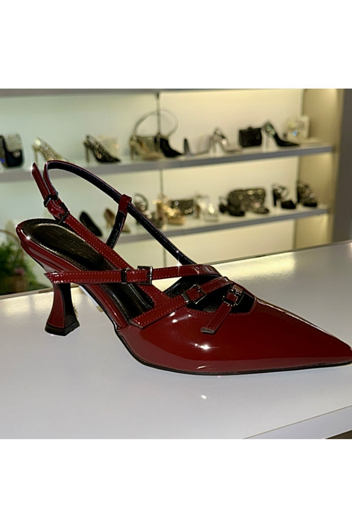 Bordo Kemer Detaylı Arkası Açık Stiletto