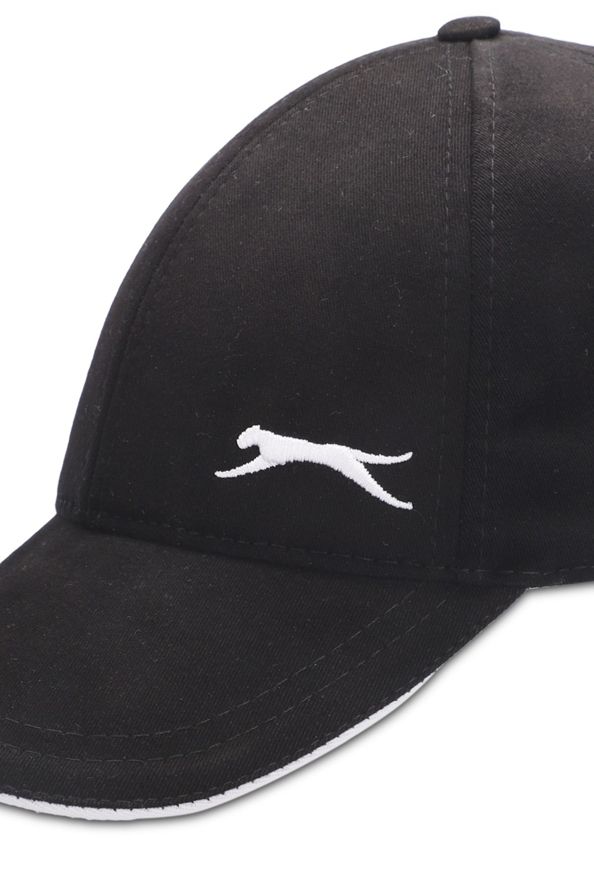 کلاه یونیسکس SILVA مشکی / سفید Slazenger
