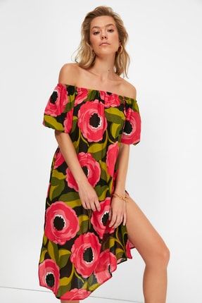 Çok Renkli Büyük Çiçek Desenli Carmen Yaka Vual Plaj Elbisesi TBESS21EL4240