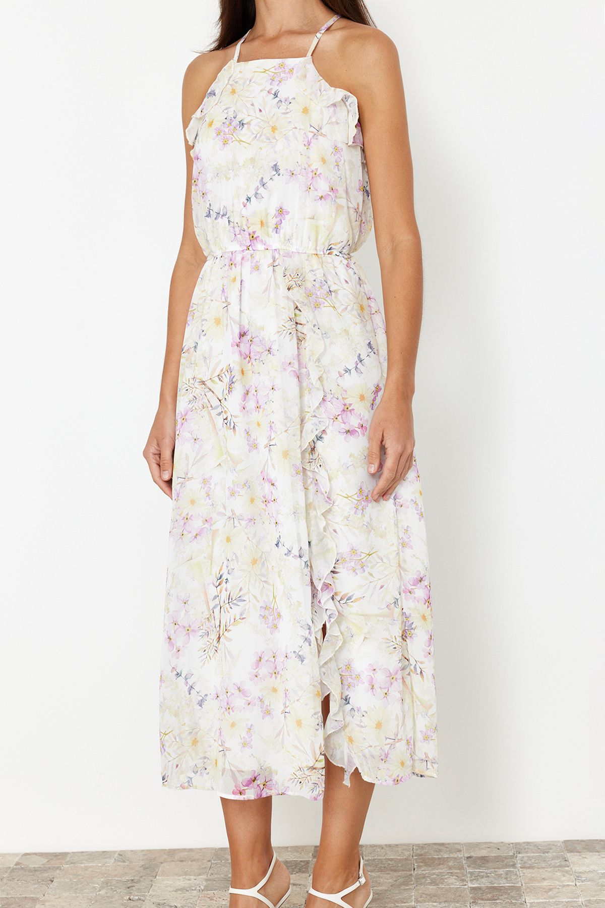Trendyol Collection-Ecrufarbenes A-Linien-Maxikleid aus Webstoff mit Blumenmuster und Rüschendetail, Chiffonfutter TWOSS24EL00805 5