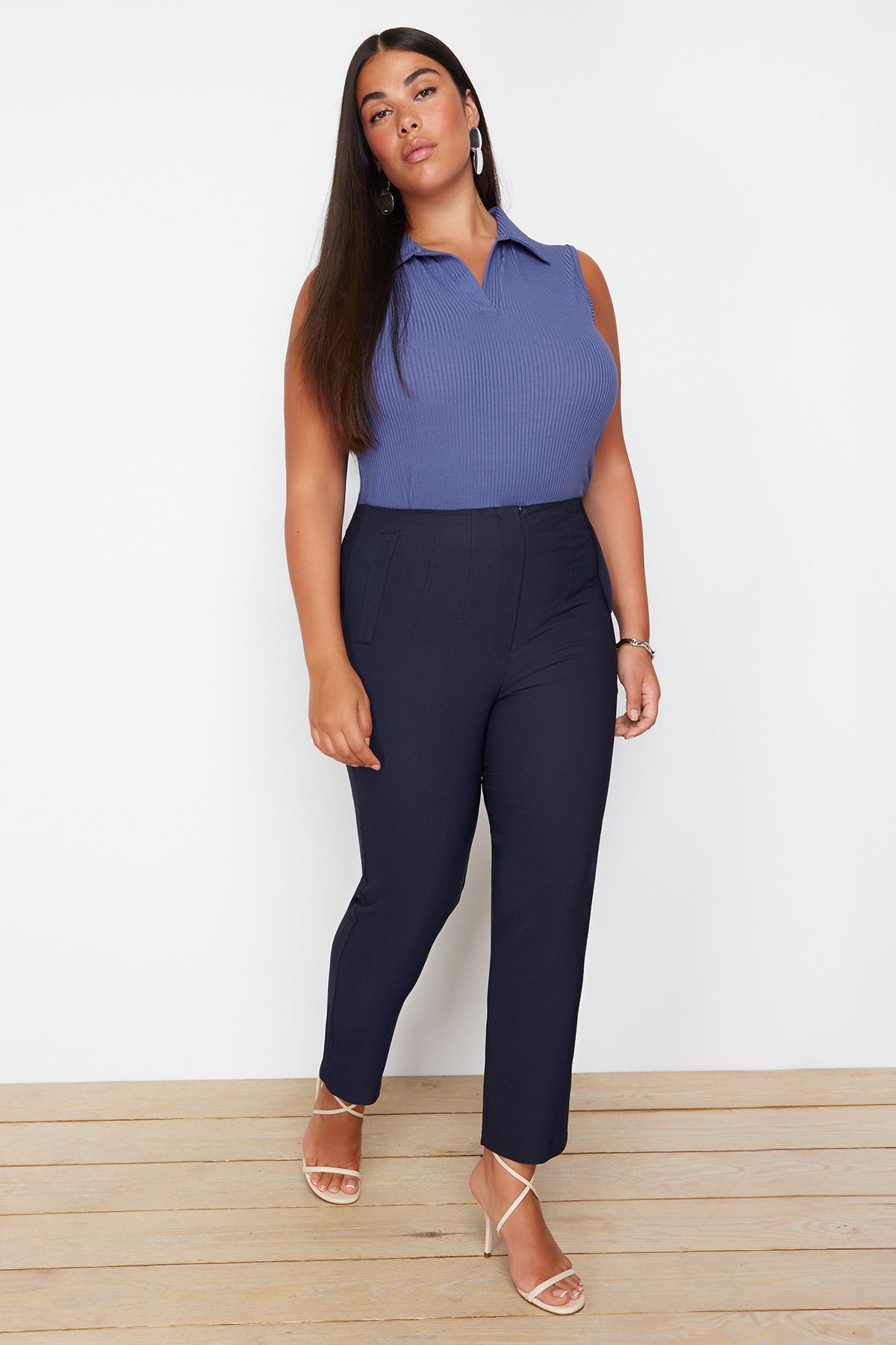 Women s Plus Size Pants Fashion Forward and Flattering Fits Trendyol