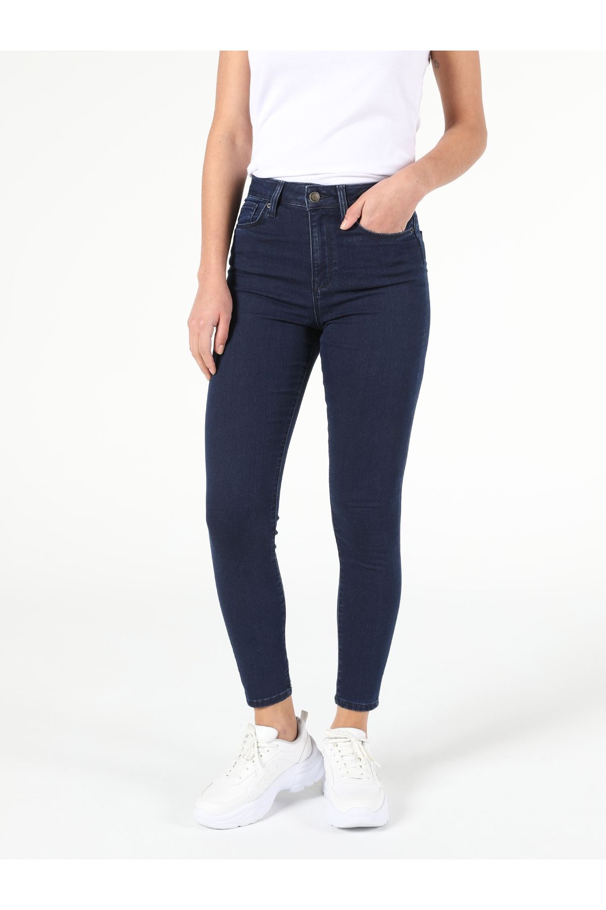 complete the look image